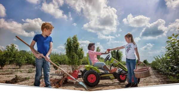 Warum Kinder Gokart fahren - Traktoren Modelle simulieren das Leben auf dem Land - gokart-profi.de RATGEBER