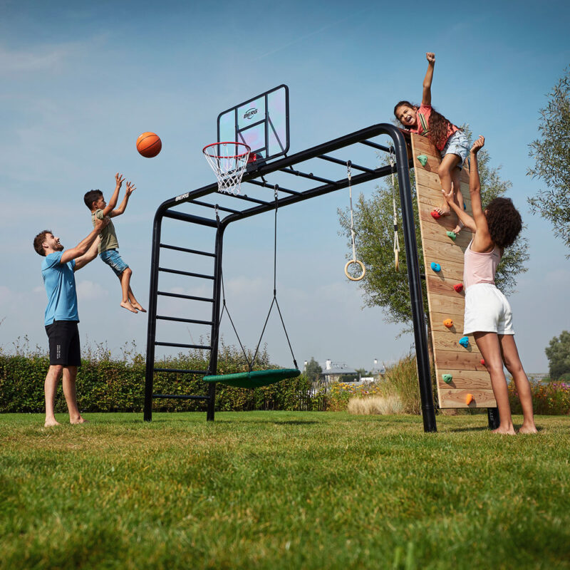 Schaffen Sie Freizeit mit Mehrwert - BERG PlayBase für aktive Familien - spiel-preis.de
