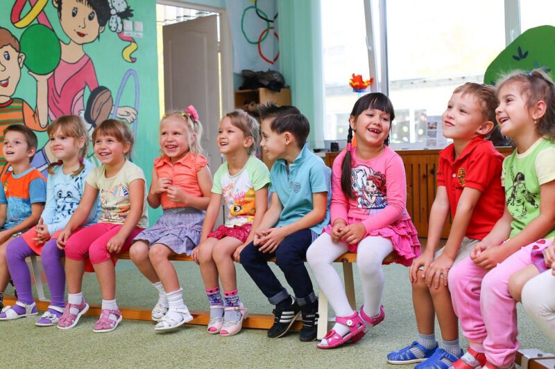 Einschulung mit 5 oder doch lieber noch im Kindergarten - Ratgeber spiel-preis.de
