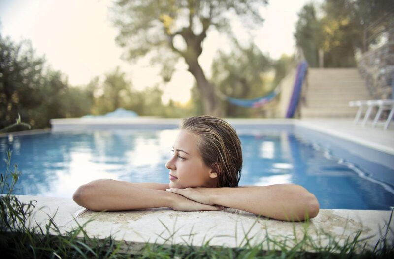 Lust auf einen Swimmingpool - ein Aufstellpool ist genehmigungsfrei - RATGEBER spiel-preis.de POOL