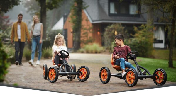 Spaziergang mit Gokart & Co. - Kinder zuhause beschäftigen - Ratgeber spiel-preis.de
