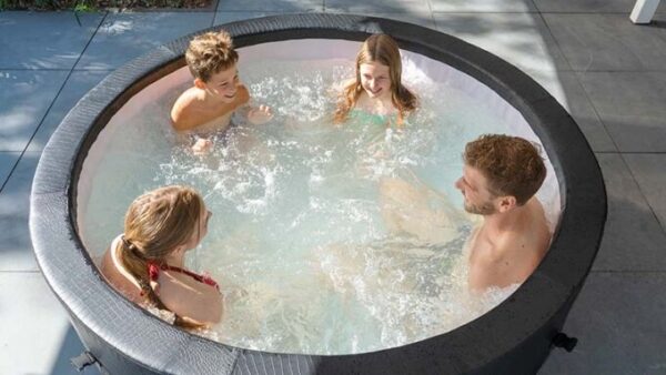 Aufblasbarer Whirlpool = Entspannung für die ganze Familie - Kaufberatung spiel-preis.de