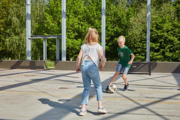 Warum Ballspielen für Kinder so wichtig ist - Schulung der Fairness + Teamgeist - spiel-preis.de RATGEBER