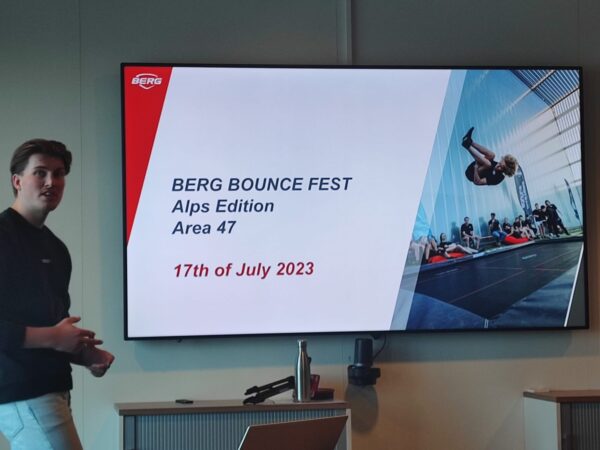 BERG Bounce Fest in den Alpen 2023 - SPIEL-PREIS besucht BERG TOYS in Ede Niederlande