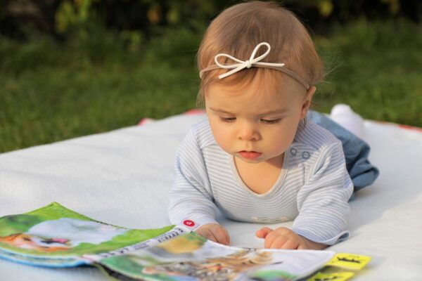 Medienzeit für Kinder - ab 6 Monaten dürfen Sie Ihrem Baby schon vorlesen - Bilderbücher - spiel-preis.de RATGEBER