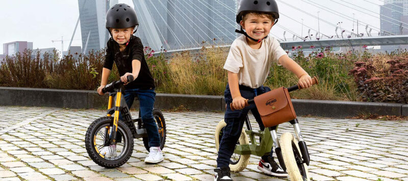 Ostern mit Kleinkindern - per Laufrad macht auch der Osterspaziergang viel Freude - Ratgeber spiel-preis.de
