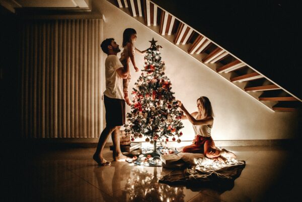 Weihnachten mit Kindern stressfrei feiern - Ratgeber spiel-preis.de