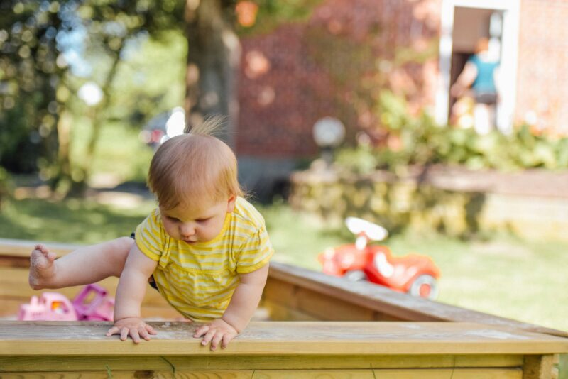 Paradies für kleine Entdecker: Garten für Kleinkinder anlegen - Spielbereiche geschickt einplanen - Ratgeber spiel-preis.de