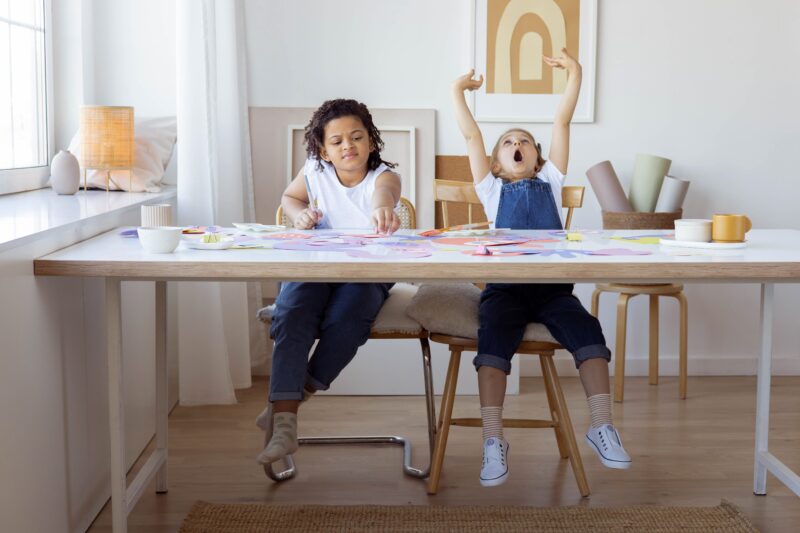 Stressfreier Alltag mit Kindern – genießen Sie Ihre Familie - Hausaufgabenbetreuung in der Schule wird immer begehrter - Ratgeber spiel-preis.de