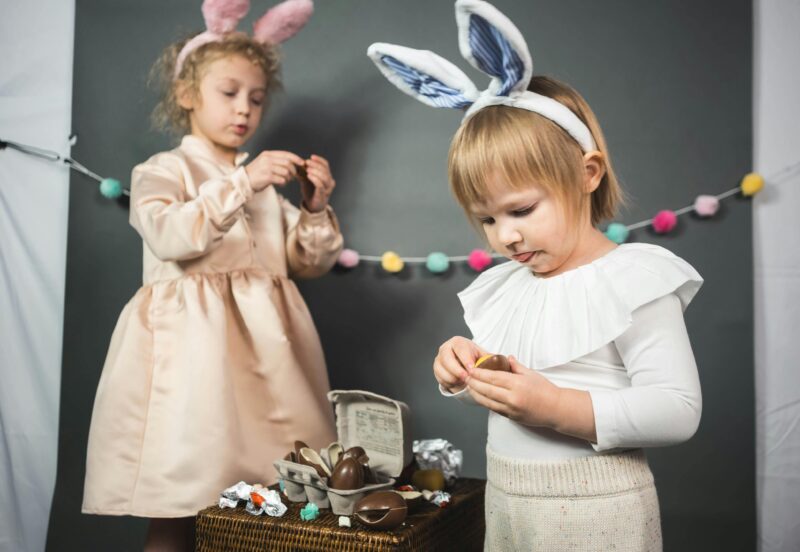 Ostern mit Kleinkindern - Schokoladengenuss vorher schon mit den Verwandten absprechen - Ratgeber spiel-preis.de