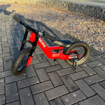 BERG Laufrad Biky City rot 12" + Seitenstütze -...